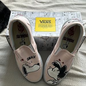 RARE 2016 Peanuts Lucy+Snoopy Smooch Slip On Vans SIZE 8.5